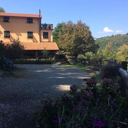 Agriturismo La Taverna Del Nonno Borzonasca Exteriör bild