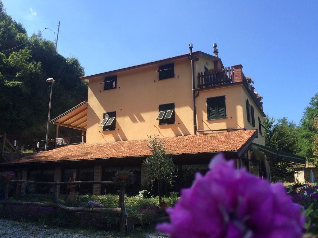 Agriturismo La Taverna Del Nonno Borzonasca Exteriör bild