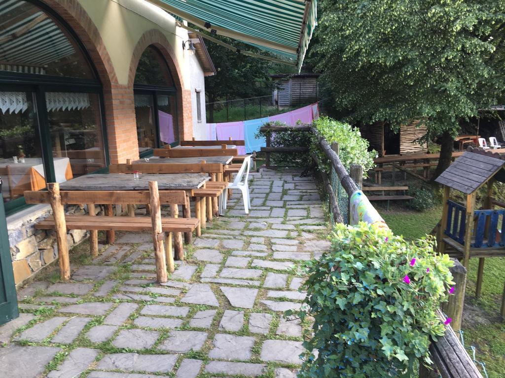 Agriturismo La Taverna Del Nonno Borzonasca Exteriör bild